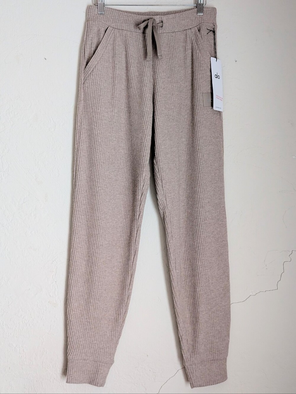 Alo Yoga Muse Sweatpant Size Small New with Tags Gravel Heather Cream